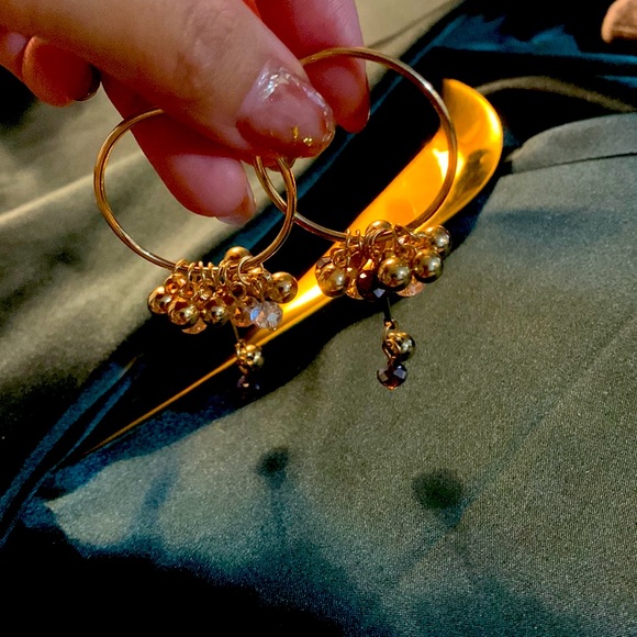 ♥️$5/20♥️ Luxury purple gold tone earrings - Picture 4 of 4